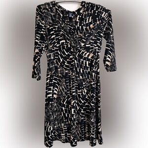 Women’s Chaps 3/4 sleeve V-neck black and tan dress. Size S
